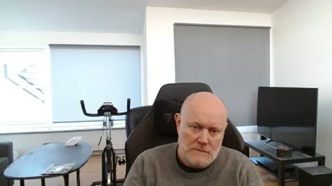 thomash32 online show from September 29, 8:08 am