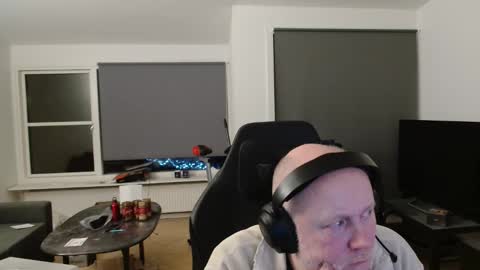 thomash32 online show from December 20, 9:22 pm