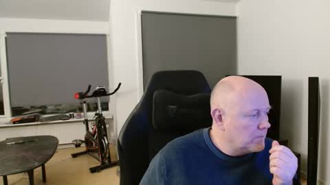 thomash32 online show from February 5, 6:34 pm