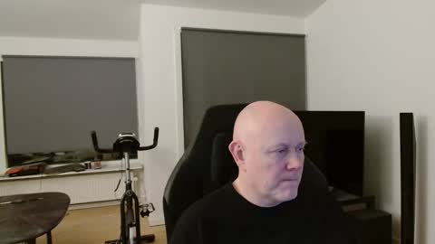 thomash32 online show from February 13, 11:23 pm