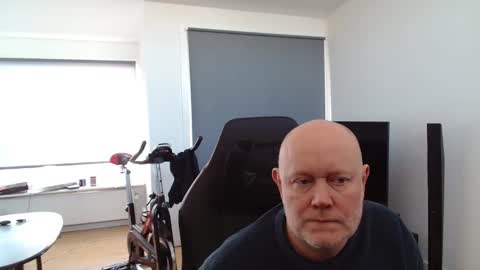 thomash32 online show from February 19, 12:34 pm