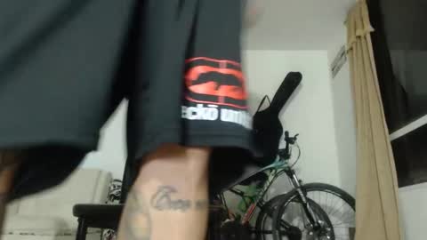 Snapshot of thomasjons chatting on March 21, 8:41 am thomasjons online show from March 21, 8:41 am