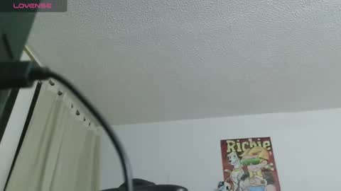 Snapshot of thomasjons chatting on June 16, 2:58 am thomasjons online show from June 16, 2:58 am