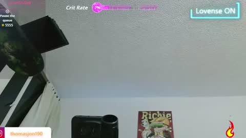 Snapshot of thomasjons chatting on July 17, 2:07 am thomasjons online show from July 17, 2:07 am