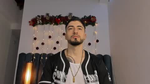 sweetfit boy online show from December 15, 5:28 pm