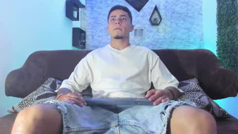 thomass_conor online show from October 20, 10:10 pm