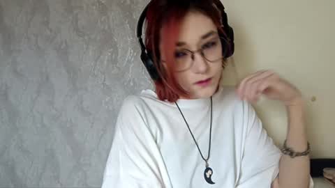 Snapshot of thomasvicknair chatting on November 30, 11:14 am Lina online show from November 30, 11:14 am