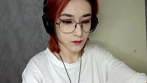 Snapshot of thomasvicknair chatting on December 2, 12:10 pm Lina online show from December 2, 12:10 pm