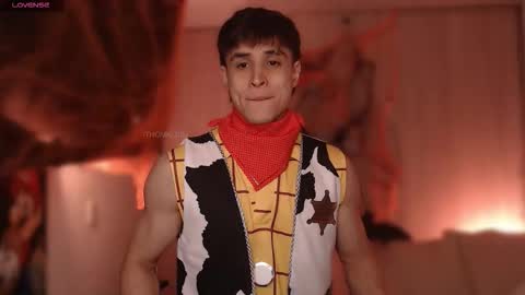 Thom Klein online show from October 30, 7:25 pm