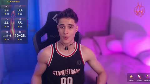 Thom Klein online show from February 4, 7:09 pm