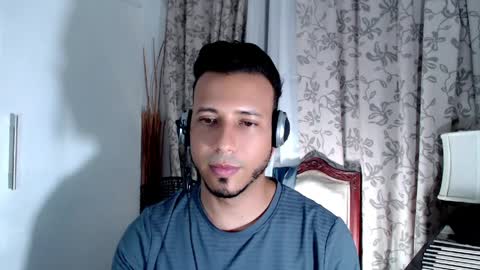Snapshot of thommerxxx chatting on April 8, 10:43 pm Thom online show from April 8, 10:43 pm