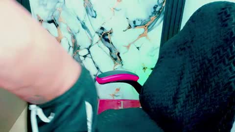 Snapshot of thommy_cute chatting on February 12, 10:38 pm Thomas online show from February 12, 10:38 pm