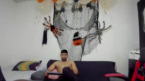 thomson_hot01 online show from October 17, 5:21 am