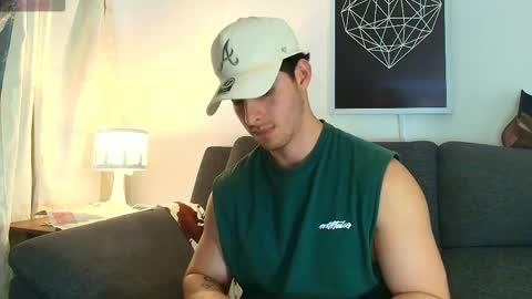 thomylov online show from December 17, 5:02 am