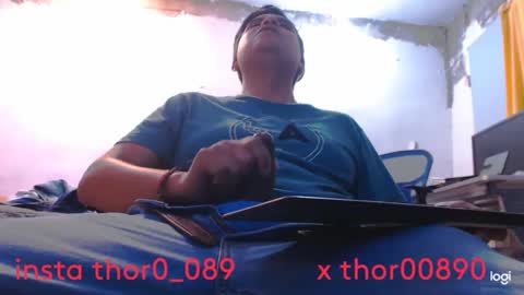 Snapshot of thor0200 chatting on October 7, 5:48 am thor0200 online show from October 7, 5:48 am