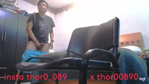 Snapshot of thor0200 chatting on October 12, 11:26 pm thor0200 online show from October 12, 11:26 pm