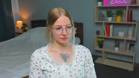 Snapshot of thoracarter chatting on May 30, 10:12 am thoracarter online show from May 30, 10:12 am