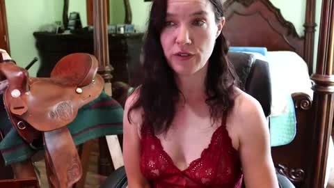 ThornburyRose online show from May 23, 6:01 pm