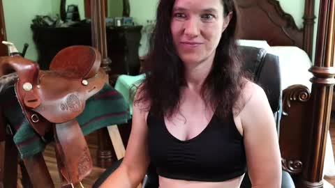 ThornburyRose online show from June 5, 4:13 pm