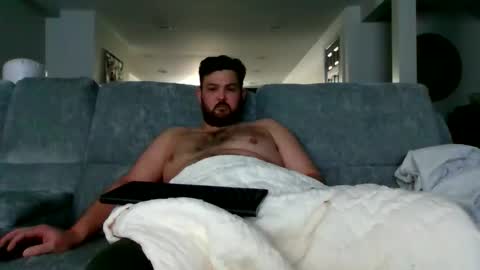 Make me explode please... online show from February 6, 5:27 pm