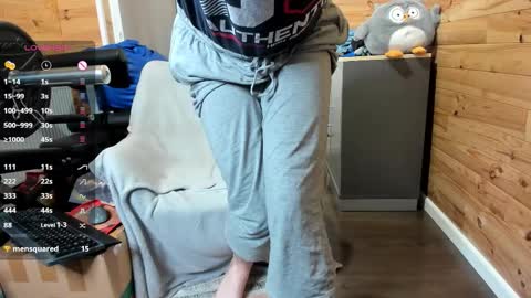 Snapshot of thyleo chatting on March 11, 7:31 pm bigsshark online show from March 11, 7:31 pm