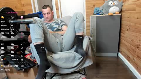 Snapshot of thyleo chatting on March 14, 7:08 pm bigsshark online show from March 14, 7:08 pm