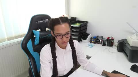 tia_j online show from September 22, 3:14 pm