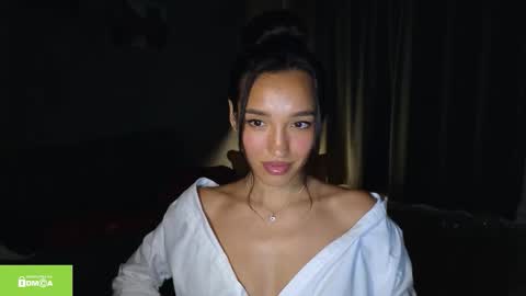 tia_j online show from October 5, 6:50 pm