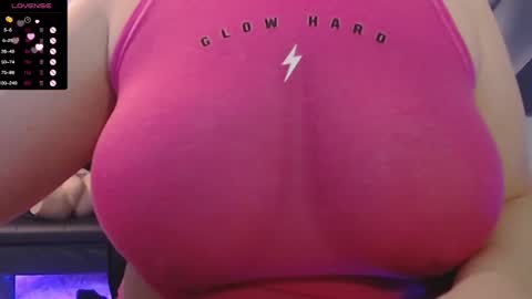 Tia Bella online show from March 5, 3:51 pm