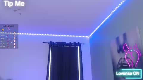 Tia Bella online show from September 22, 8:55 pm