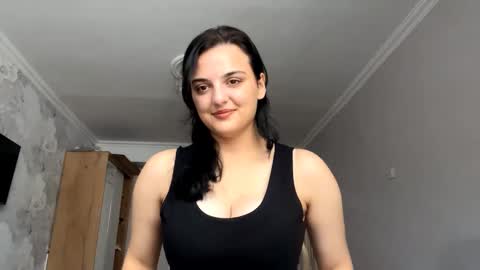 Snapshot of tiameakin chatting on October 30, 9:22 am Mary online show from October 30, 9:22 am