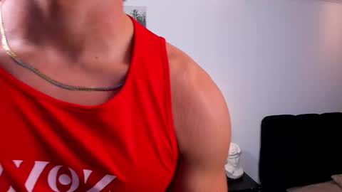 Snapshot of tian_brooks chatting on September 18, 4:36 am Tian Brooks online show from September 18, 4:36 am