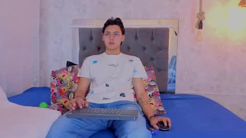 Snapshot of tian_sex chatting on May 16, 4:53 am online show from May 16, 4:53 am