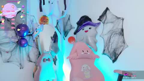 Tiana Le online show from October 15, 2:33 am