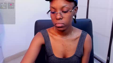 Snapshot of tianamist chatting on March 2, 6:40 pm Tiana online show from March 2, 6:40 pm