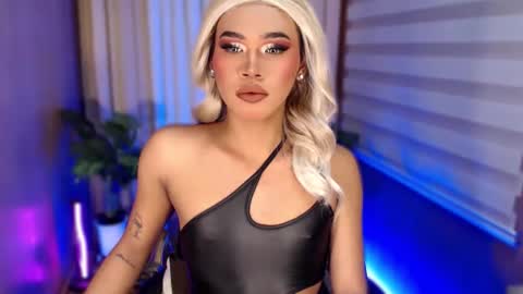 Sam online show from September 17, 8:10 pm
