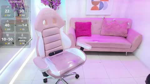 Tiara  online show from November 28, 8:33 pm