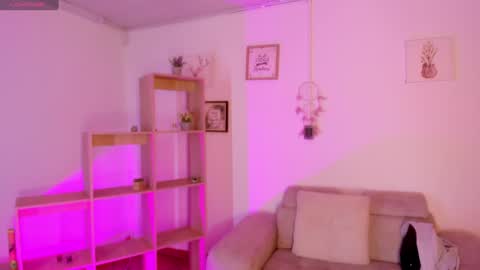 Snapshot of tiarha_ chatting on January 15, 10:38 am Tiarha online show from January 15, 10:38 am