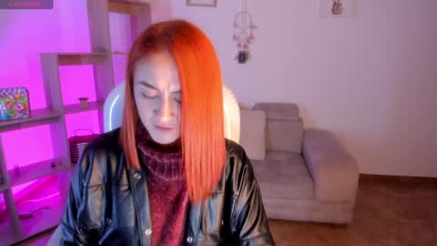 Snapshot of tiarha_ chatting on January 19, 4:01 am Tiarha online show from January 19, 4:01 am