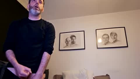 tiberius_1981 online show from September 16, 9:16 pm