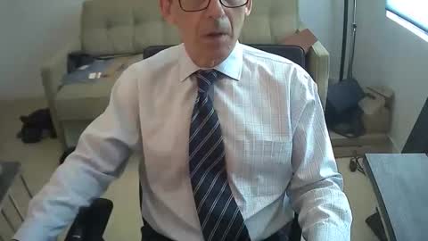 JustMe online show from June 4, 2:12 pm