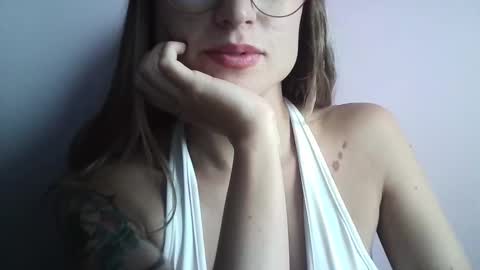 Snapshot of tifanny_a chatting on December 16, 2:00 pm Tifanny online show from December 16, 2:00 pm