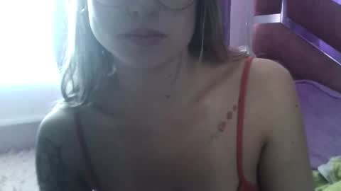 Snapshot of tifanny_a chatting on December 18, 3:18 pm Tifanny online show from December 18, 3:18 pm