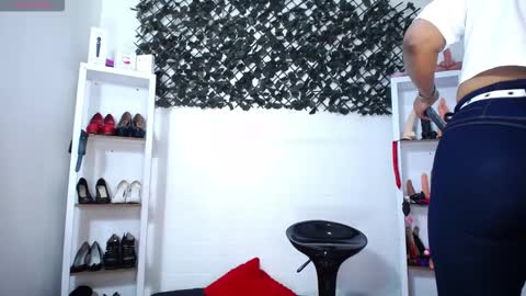 Snapshot of tifanny_nails chatting on March 15, 3:07 pm Tifanny Nails online show from March 15, 3:07 pm