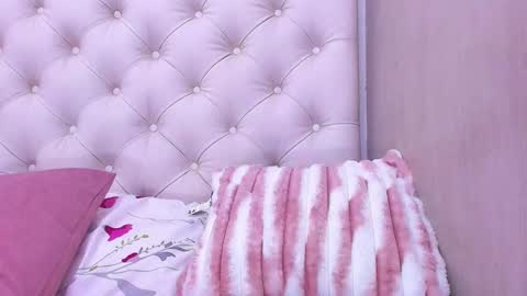    online show from December 3, 6:06 pm