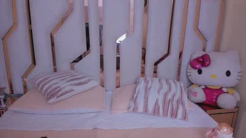    online show from November 7, 10:10 pm