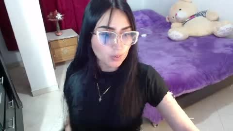 Snapshot of tiffani_williams chatting on April 14, 1:00 am tifany online show from April 14, 1:00 am
