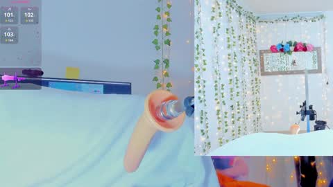 Snapshot of tiffanny_love_ chatting on January 5, 9:26 am Tiffanny online show from January 5, 9:26 am