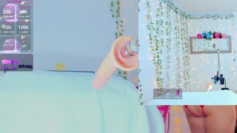 Snapshot of tiffanny_love_ chatting on January 9, 9:27 am Tiffanny online show from January 9, 9:27 am