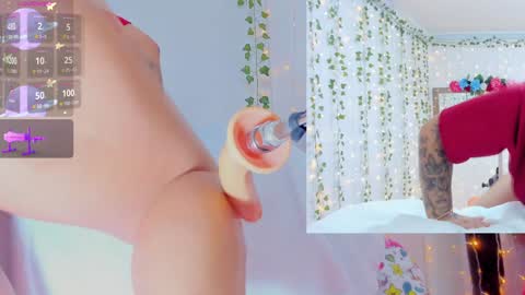 Snapshot of tiffanny_love_ chatting on January 10, 3:48 pm Tiffanny online show from January 10, 3:48 pm